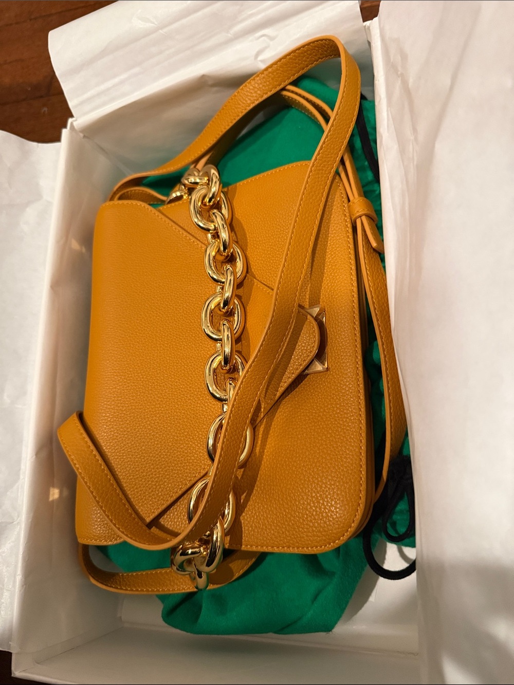 Bottega Veneta Mustard Tan Leather Shoulder/crossbody Bag with chunky Gold Chain